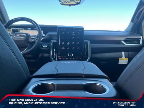 New 2026 GMC Yukon Denali w/ Denali Reserve Package AWD/4WD image 16