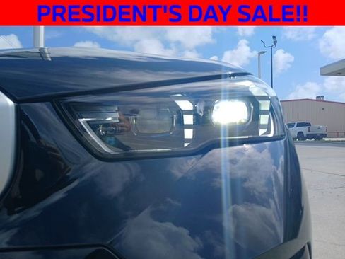 Used 2024 BMW 530i w/ M Sport Package image 4