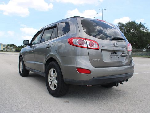 Used 2012 Hyundai Santa Fe GLS FWD image 6