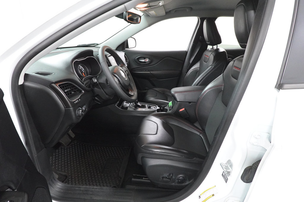 Used 2022 Jeep Cherokee Trailhawk AWD/4WD image 22