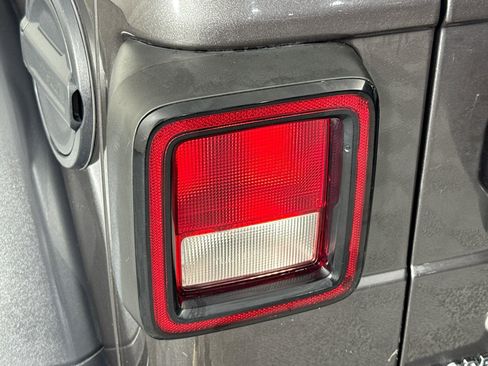 Used 2019 Jeep Wrangler Rubicon image 31