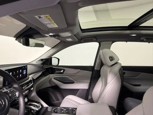 Used 2025 Acura MDX w/ Technology Package image 37