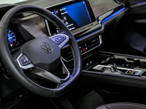 Certified 2025 Volkswagen Atlas SEL image 15