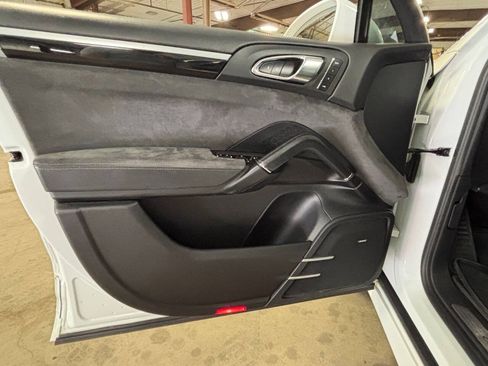 Used 2016 Porsche Cayenne GTS AWD/4WD image 40