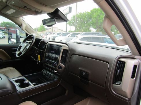 Used 2018 GMC Sierra 3500 Denali w/ Duramax Plus Package AWD/4WD image 11