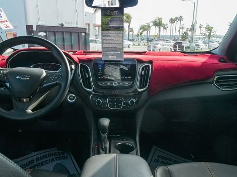 Used 2023 Chevrolet Equinox Premier image 11