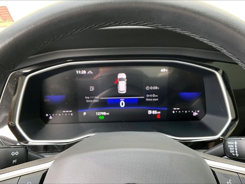 Certified 2024 Volkswagen Jetta SE w/ Panoramic Sunroof Package image 20