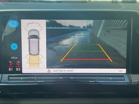 Used 2024 Volkswagen Atlas SE image 22