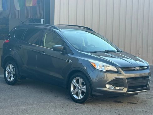 Used 2015 Ford Escape SE w/ Equipment Group 201A image 1