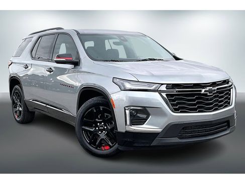 Used 2023 Chevrolet Traverse Premier w/ Redline Edition image 3