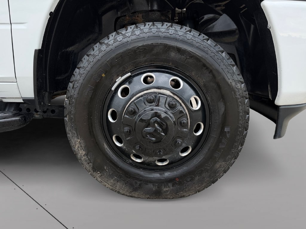 Used 2024 RAM 3500 Big Horn w/ Night Edition AWD/4WD image 27