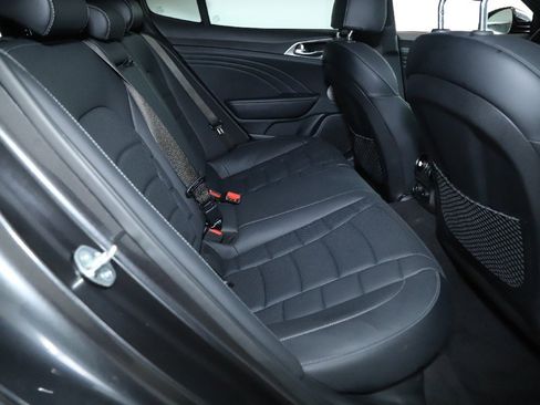 Used 2023 Kia Stinger GT2 image 33