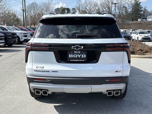 New 2026 Chevrolet Traverse Z71 w/ Enhanced Driving Package AWD/4WD image 8