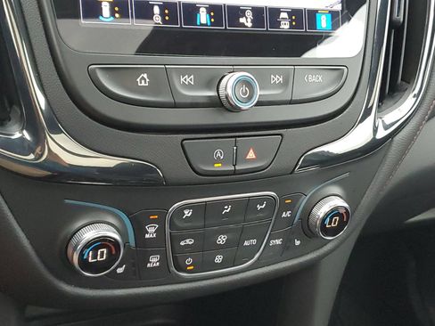 Used 2023 Chevrolet Equinox RS w/ RS Leather Package FWD image 28