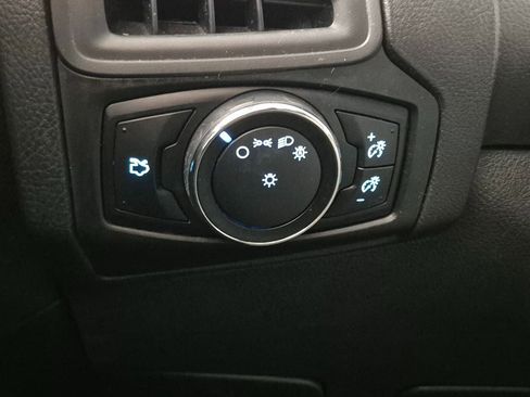 Used 2013 Ford Focus SE w/ SE Winter Pkg image 15