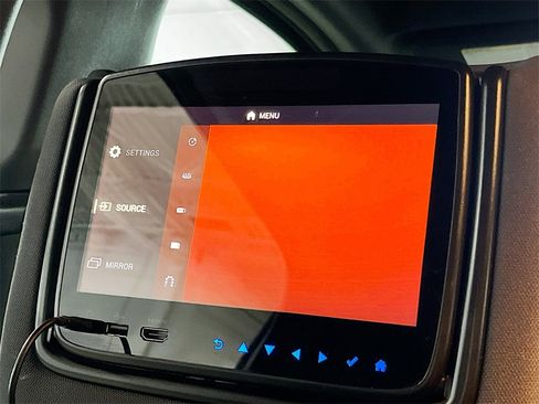 Used 2023 Nissan Titan SV w/ SV Convenience Package image 25