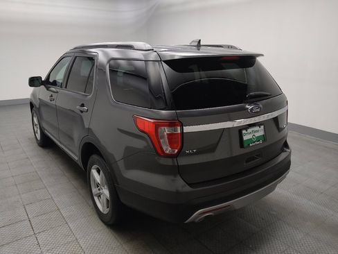 Used 2017 Ford Explorer XLT w/ Equipment Group 202A AWD/4WD image 5