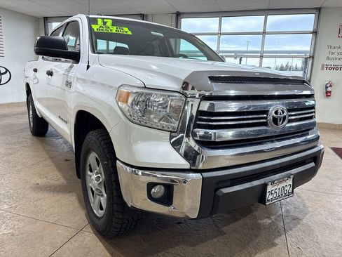 Used 2017 Toyota Tundra SR5 image 4