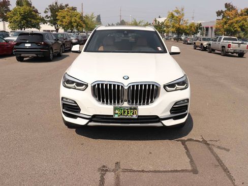 Used 2019 BMW X5 xDrive40i w/ Premium Package 2 AWD/4WD image 2