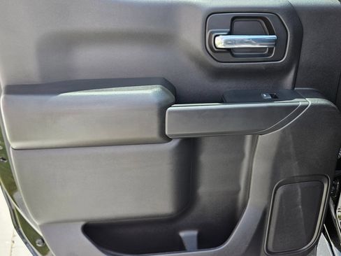 Used 2022 Chevrolet Silverado 1500 LT AWD/4WD image 22