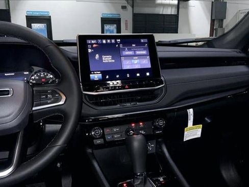 New 2026 Jeep Compass Latitude image 34