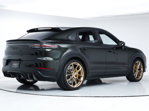 Used 2022 Porsche Cayenne Turbo GT image 5