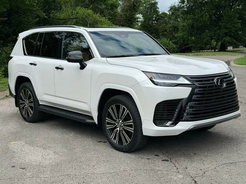 Used 2026 Lexus LX 600 4WD w/ Appearance Package image 12