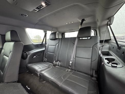 Used 2018 Chevrolet Suburban LT w/ LT Signature Package AWD/4WD image 14