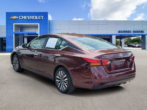 Used 2024 Nissan Altima 2.5 SV FWD image 3