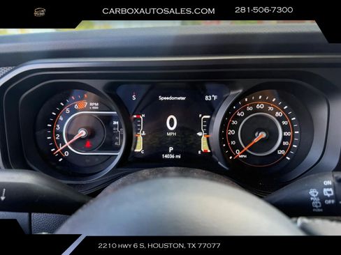 Used 2025 Jeep Wrangler Unlimited Rubicon AWD/4WD image 12
