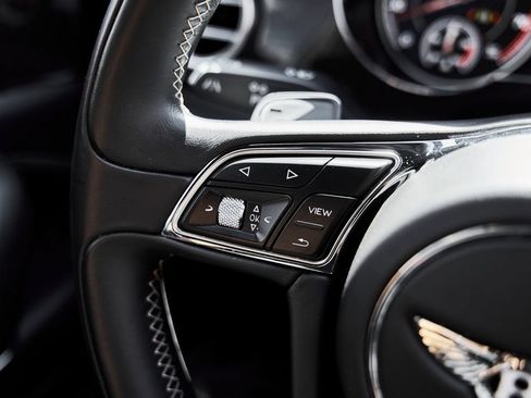 Used 2017 Bentley Bentayga AWD/4WD image 52