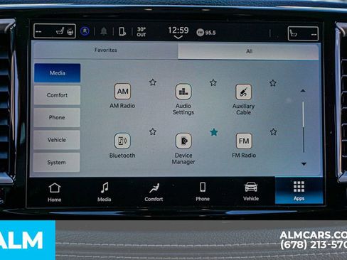 Used 2023 Chrysler Pacifica Touring-L image 41