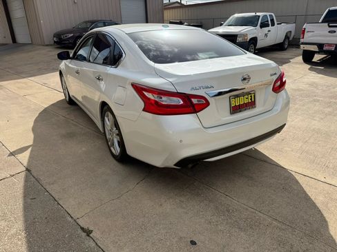 Used 2017 Nissan Altima 3.5 SL FWD image 7