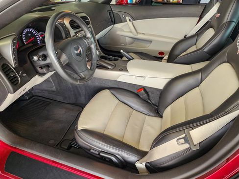 Used 2007 Chevrolet Corvette Coupe w/ Preferred Equipment Group RWD image 19