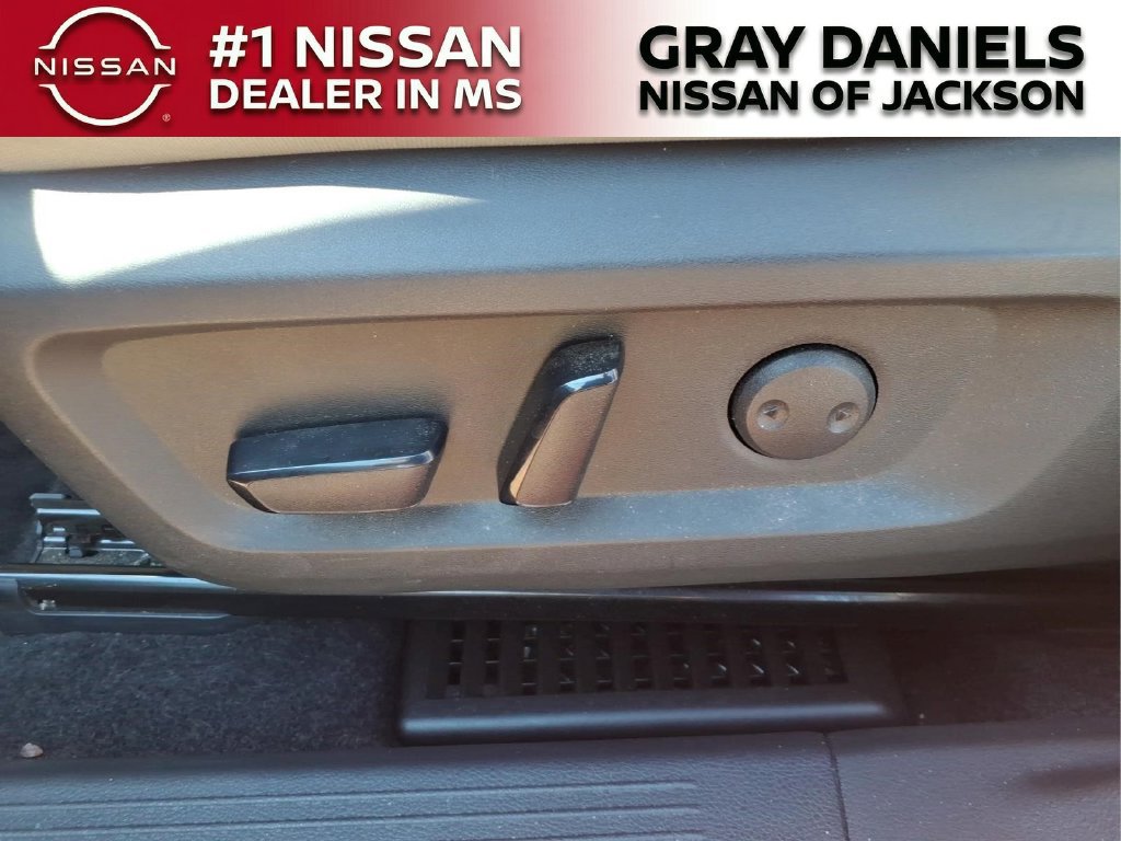 Used 2023 Nissan Rogue SL w/ SL Premium Package FWD image 13
