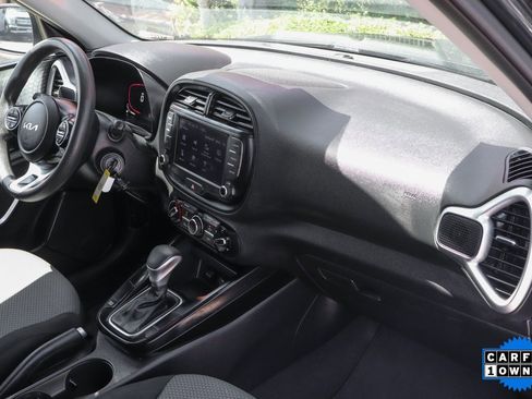 Used 2023 Kia Soul LX image 30