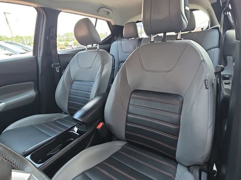 Used 2023 Nissan Kicks SR w/ SR Premium Package FWD image 22