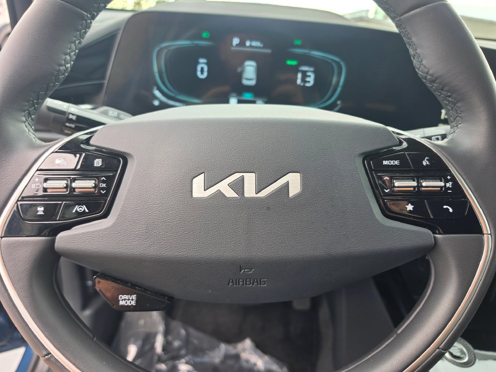 Certified 2025 Kia Niro EX FWD image 23