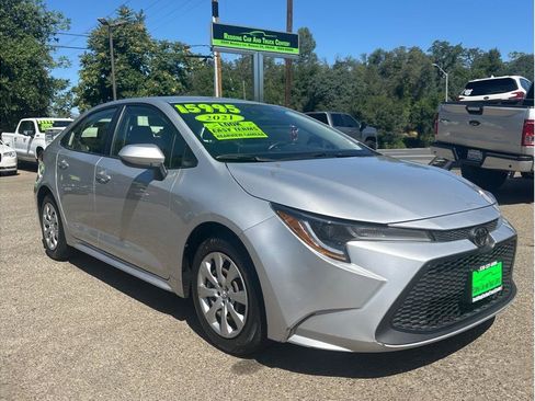 Used 2021 Toyota Corolla LE w/ Carpet Mat Package (TMS) FWD image 1