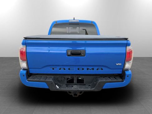 Used 2021 Toyota Tacoma TRD Sport w/ Technology Package image 8