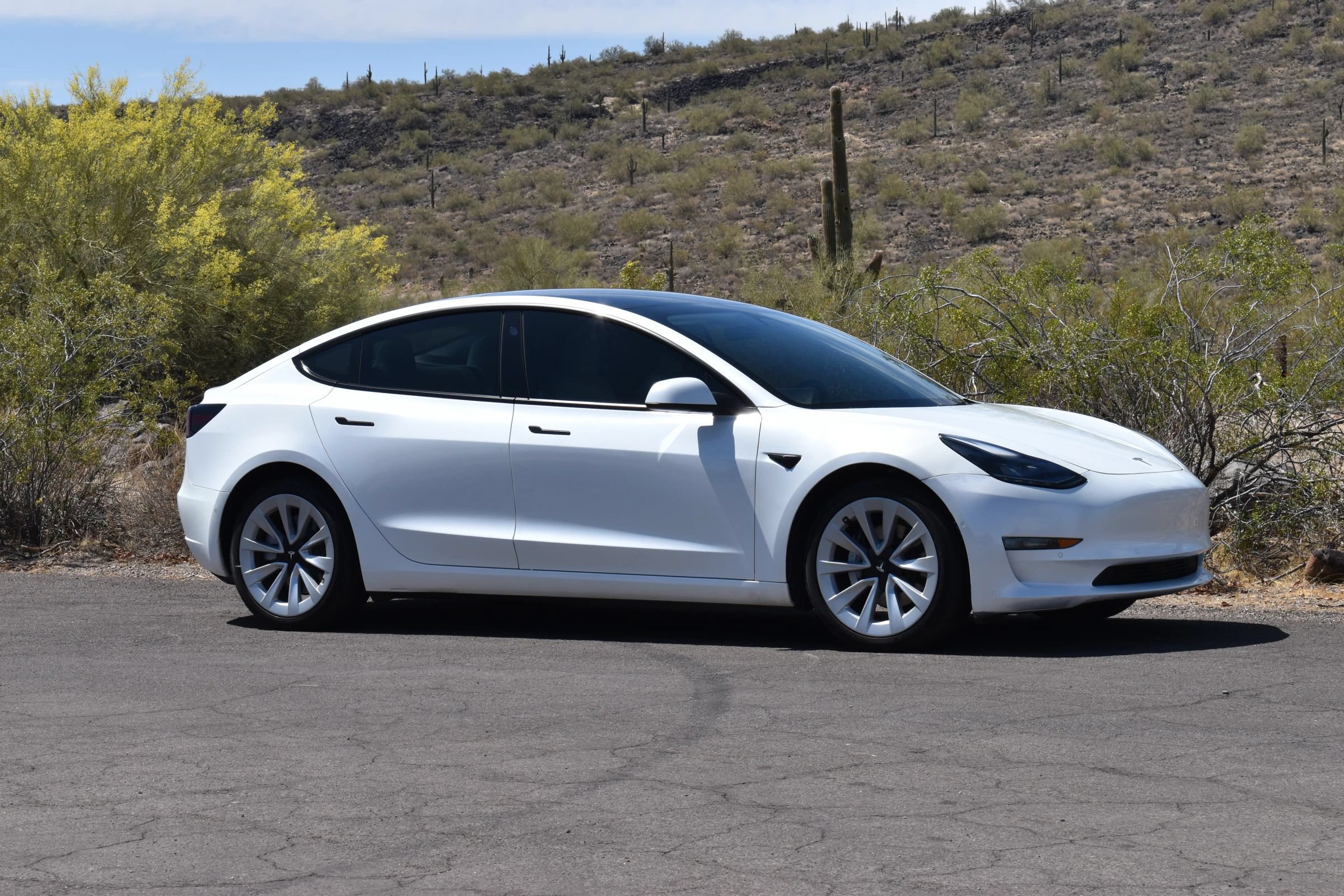 Used 2021 Tesla Model 3 Standard Range Plus RWD image 3
