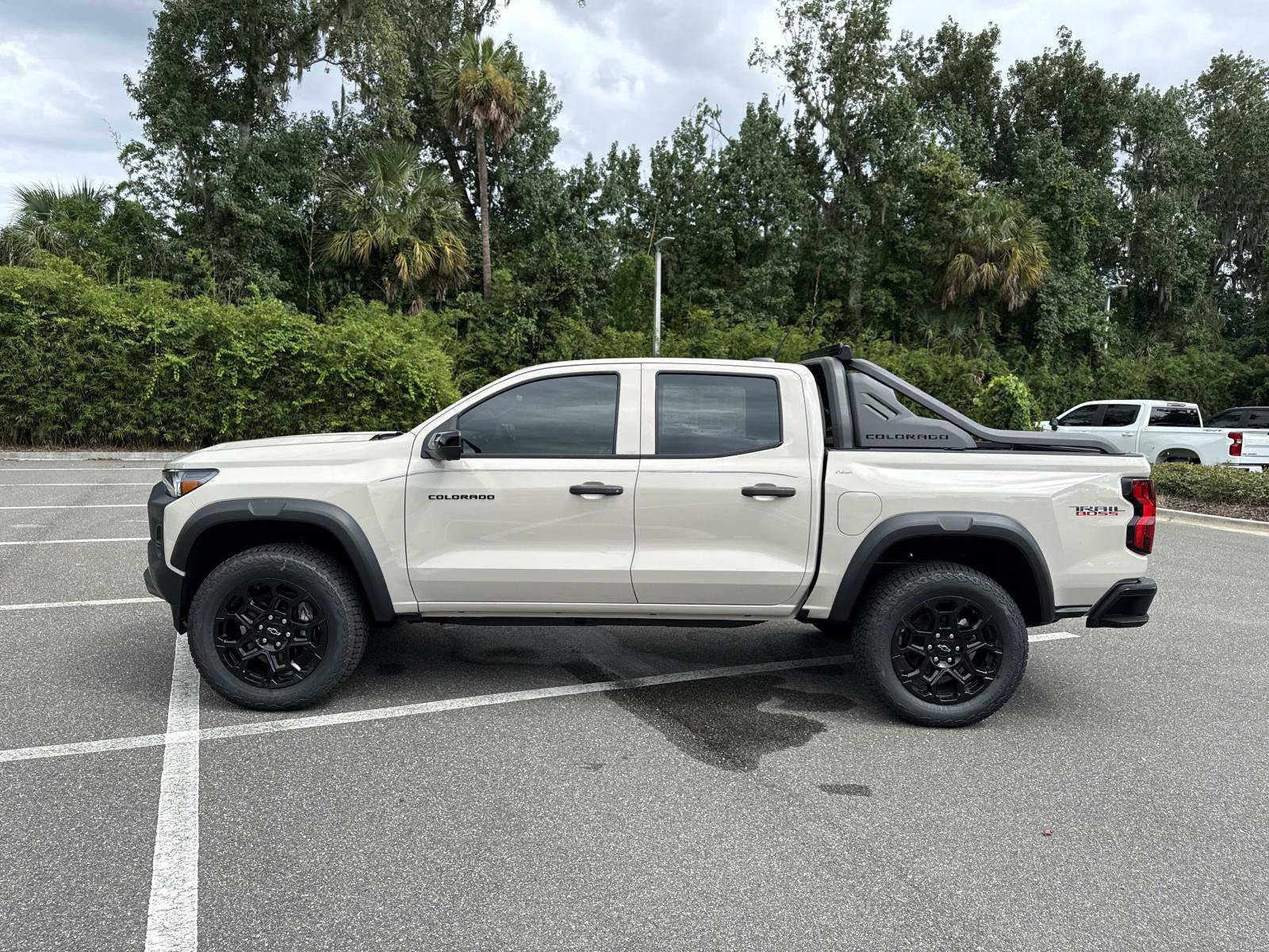 New 2026 Chevrolet Colorado Trail Boss w/ Midnight Edition AWD/4WD image 6