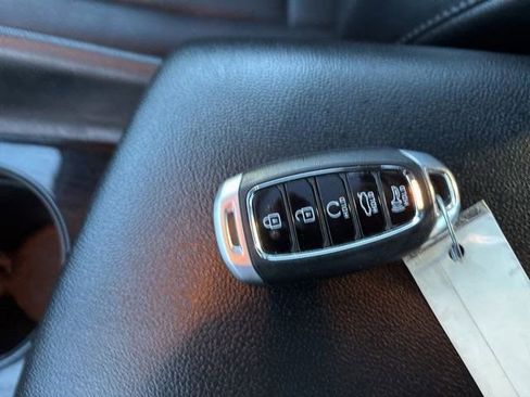 Used 2022 Hyundai Elantra Limited image 51