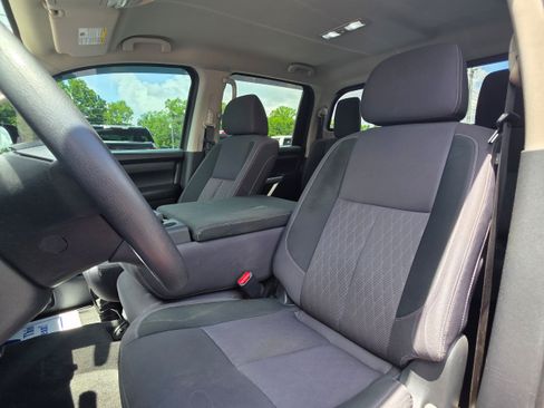 Used 2021 Nissan Titan SV RWD image 15
