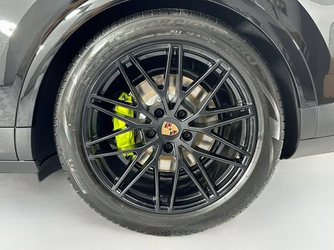 New 2026 Porsche Cayenne S AWD/4WD image 33