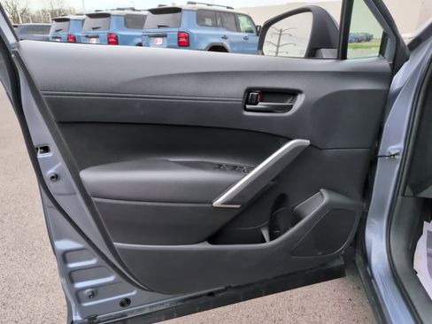 Used 2025 Toyota Corolla Cross AWD Hybrid w/ Moonroof Package image 14