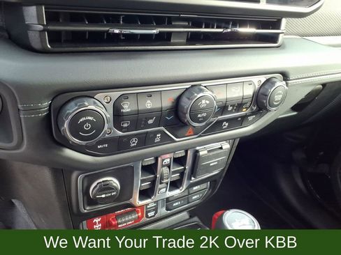 Used 2025 Jeep Wrangler Unlimited Rubicon image 18