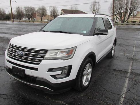 Used 2017 Ford Explorer XLT w/ Equipment Group 202A image 1