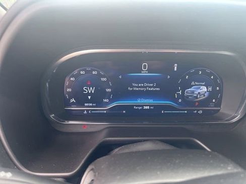 Used 2024 Chevrolet Suburban Premier AWD/4WD image 14