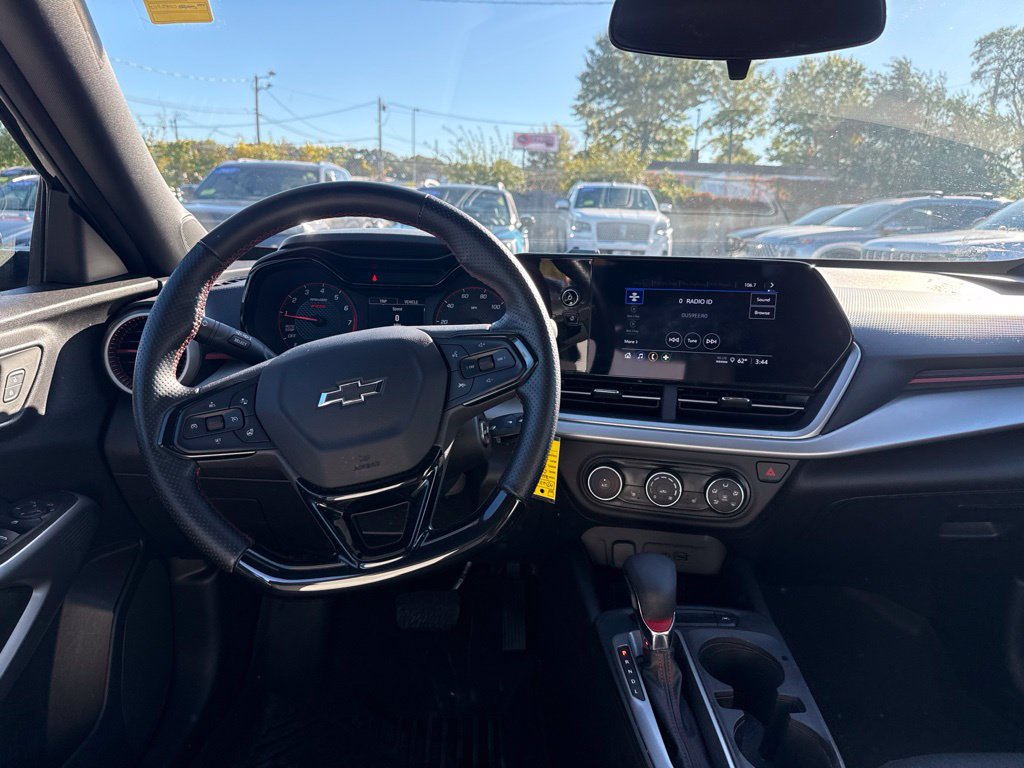 Used 2024 Chevrolet Trax RS w/ Driver Confidence Package FWD image 20